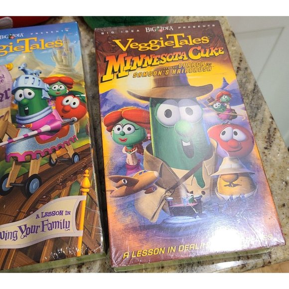 Veggietales VHS Lot of 4. 3 are New Sealed. And 3 Plush Tomato Cucumber - Picture 3 of 12